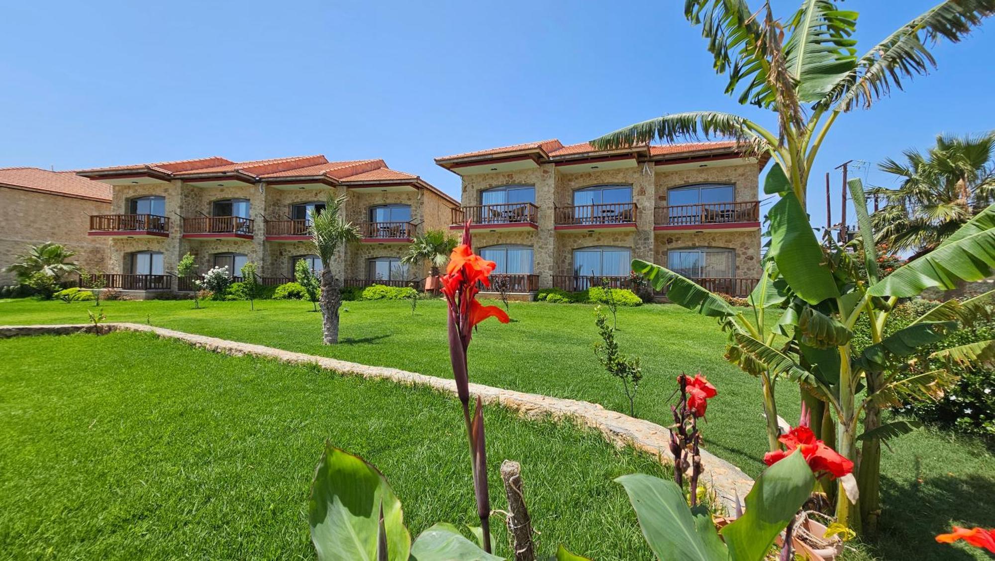 Burhan'S Hotel Rizokarpaso Exterior foto