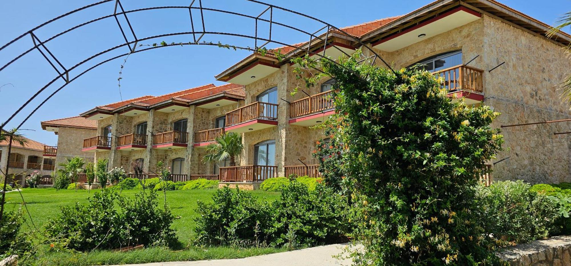Burhan'S Hotel Rizokarpaso Exterior foto