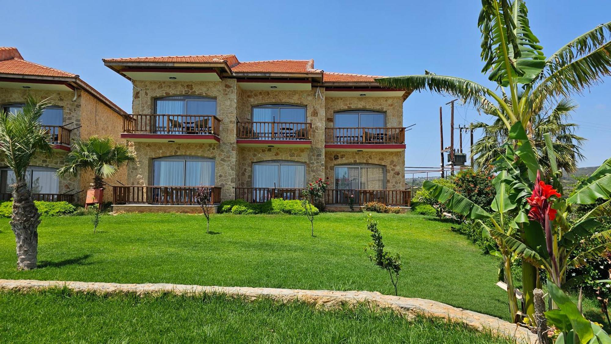 Burhan'S Hotel Rizokarpaso Exterior foto